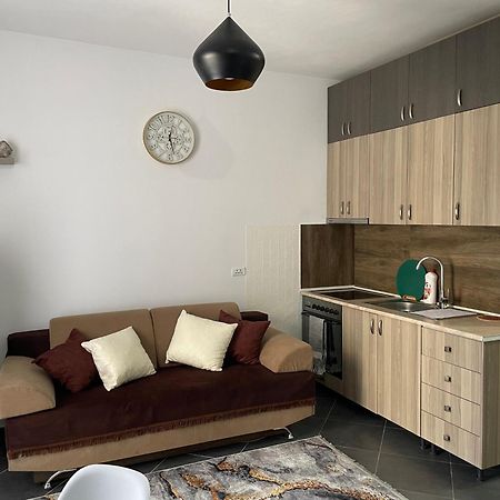 Apartment Barden Vlorë Buitenkant foto