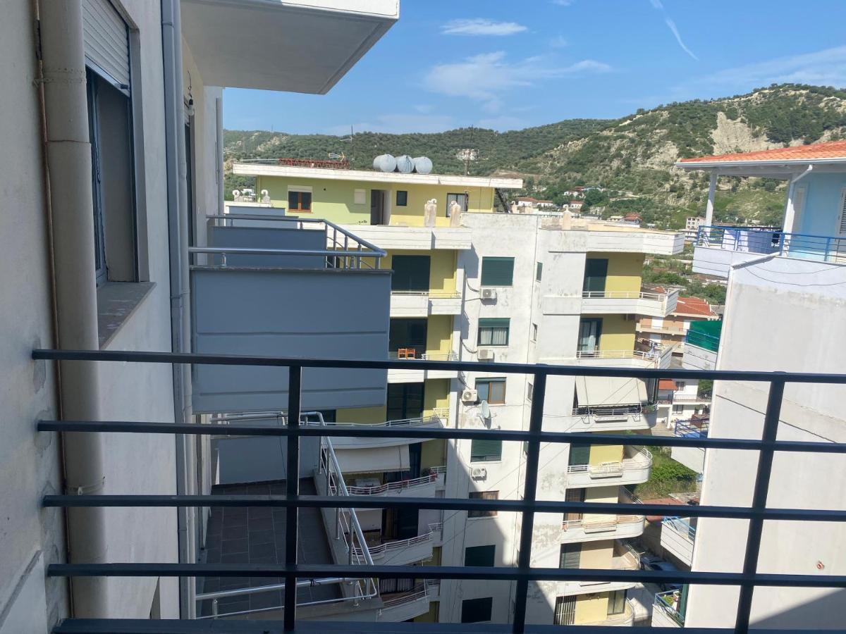 Apartment Barden Vlorë Buitenkant foto