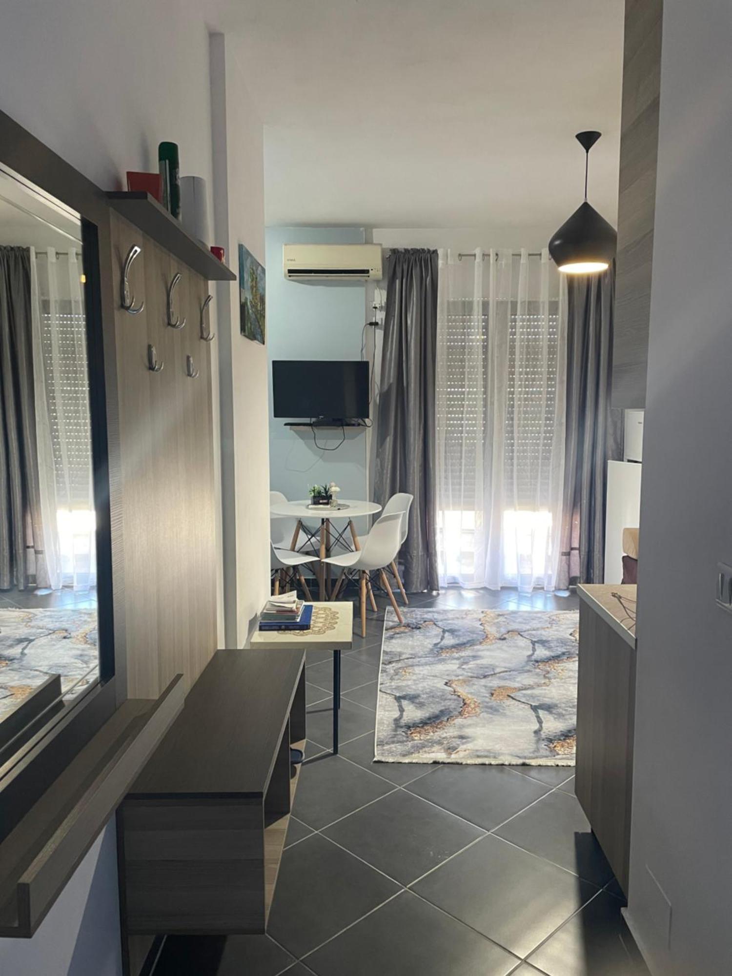 Apartment Barden Vlorë Buitenkant foto