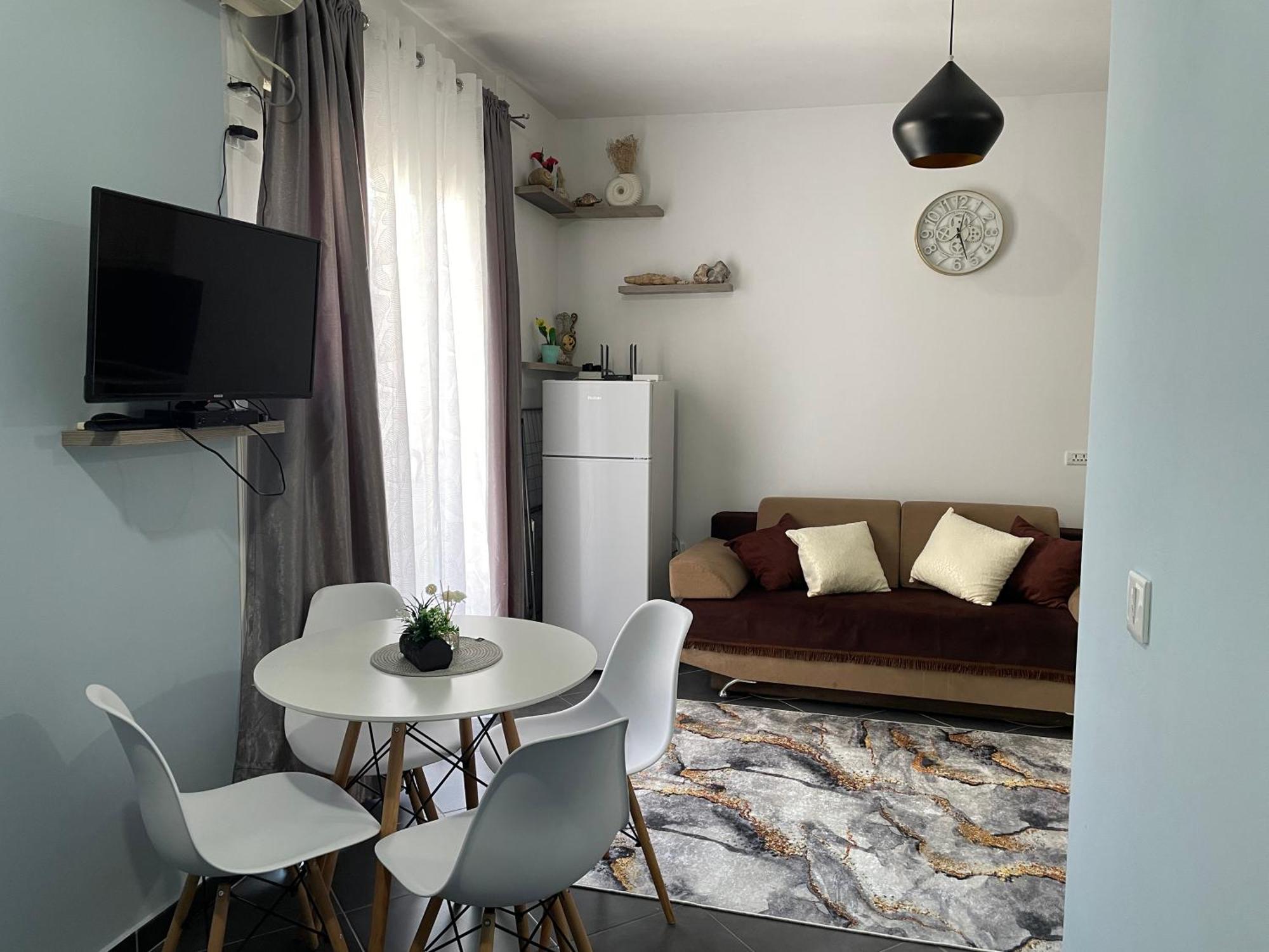 Apartment Barden Vlorë Buitenkant foto